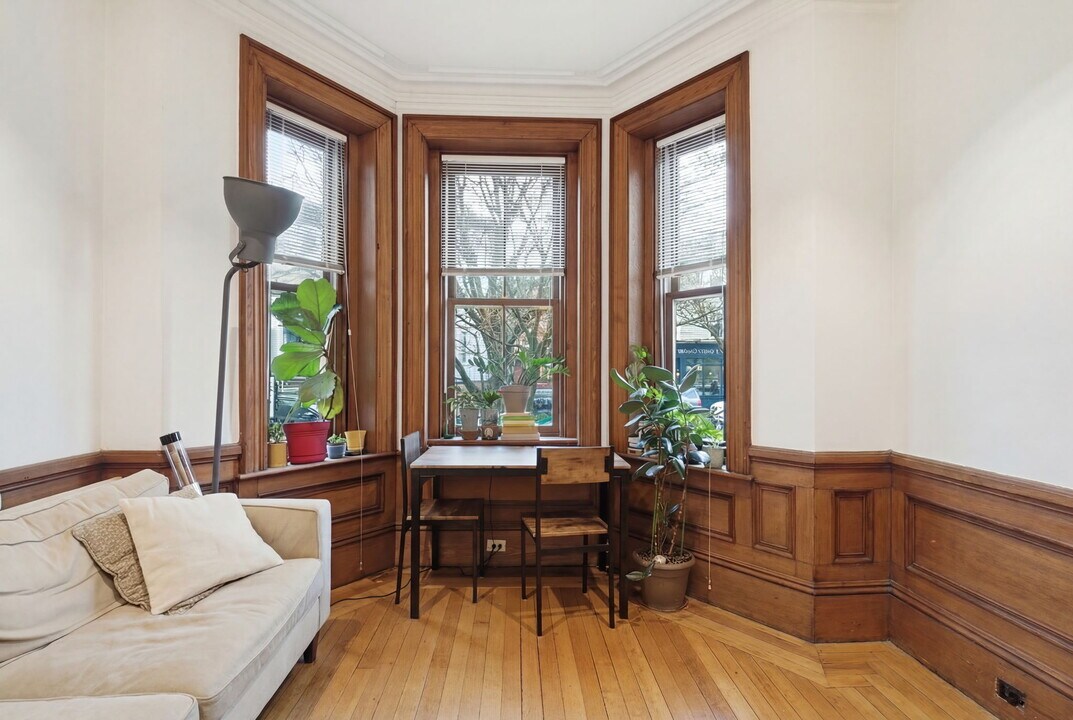 1609 Tremont St, Unit #1 in Boston, MA - Foto de edificio