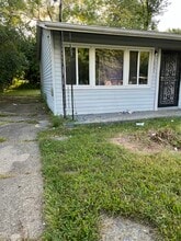 1591 Azalea Dr in Dayton, OH - Building Photo - Building Photo