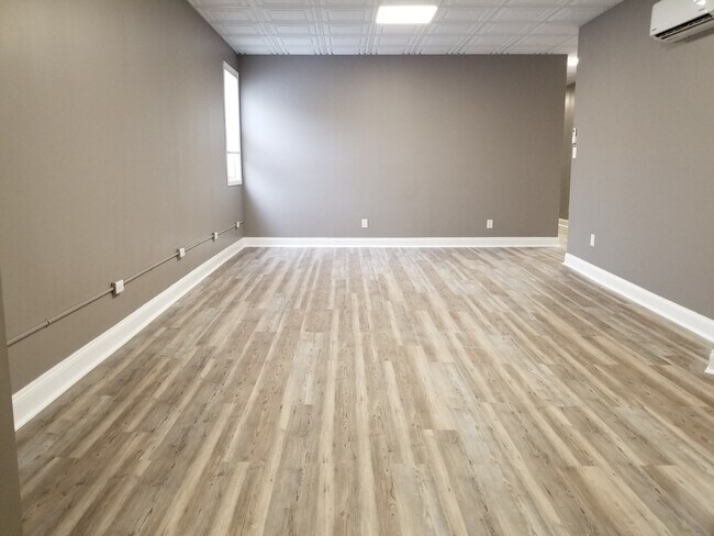 415 Noblestown Rd, Unit 2 in Carnegie, PA - Building Photo - Building Photo