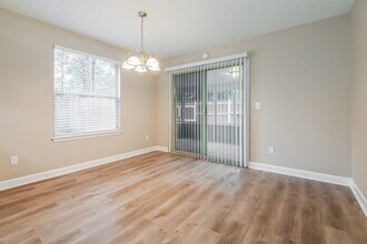 2655 McCormick Woods Dr in Jacksonville, FL - Building Photo - Building Photo