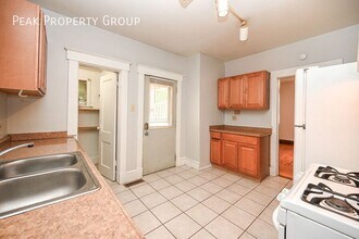 409 Ada St-Unit -'25/'26 Lease Term- 409 Ada St in Cincinnati, OH - Building Photo - Building Photo