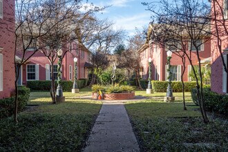 The Montebella in Dallas, TX - Building Photo - Building Photo