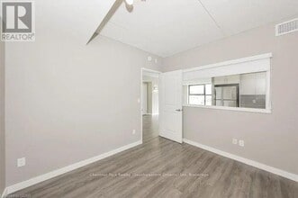 1291 Gordon St in Guelph, ON - Building Photo - Building Photo