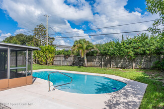 1022 Medallion Dr in Rockledge, FL - Building Photo - Building Photo