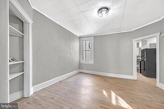 25 Adella Ave in Hamilton Township, NJ - Building Photo - Building Photo
