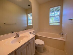 7803 Bergamo Ave in Sarasota, FL - Building Photo - Building Photo