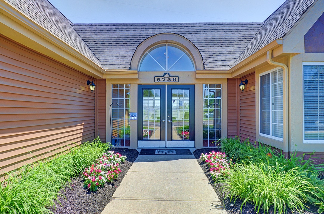 Cross Creek Apartments in Indianapolis, IN - Foto de edificio