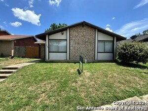 6604 Spring Hurst Dr in San Antonio, TX - Building Photo