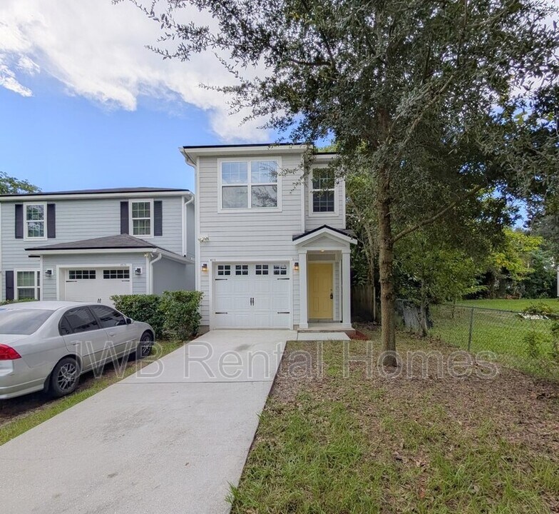 8616 Galveston Ave in Jacksonville, FL - Foto de edificio