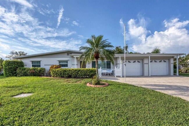 3126 Bougainvillea St in Sarasota, FL - Building Photo - Building Photo