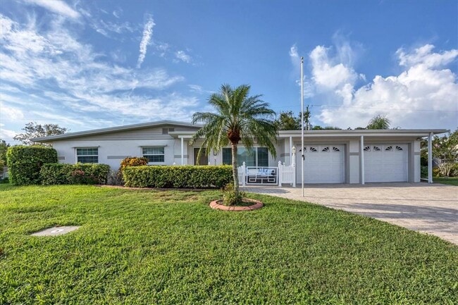 3126 Bougainvillea St in Sarasota, FL - Foto de edificio - Building Photo