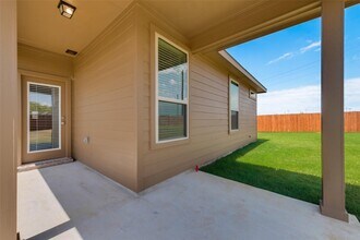 721 Presidio St in Aubrey, TX - Foto de edificio - Building Photo