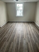 960 W 16th St, Unit 2 in Erie, PA - Building Photo - Building Photo