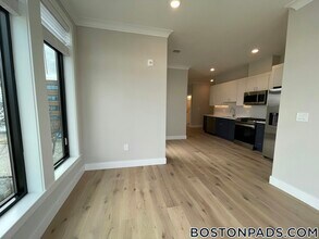 157 Everett St in Boston, MA - Building Photo - Building Photo