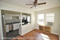 137 W Meadow Rd photo'