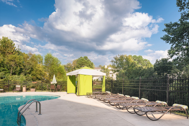 Kings Pointe Apartments in Fayetteville, NC - Building Photo - Building Photo