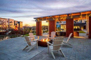 Ridge at Robinson in Pittsburgh, PA - Building Photo