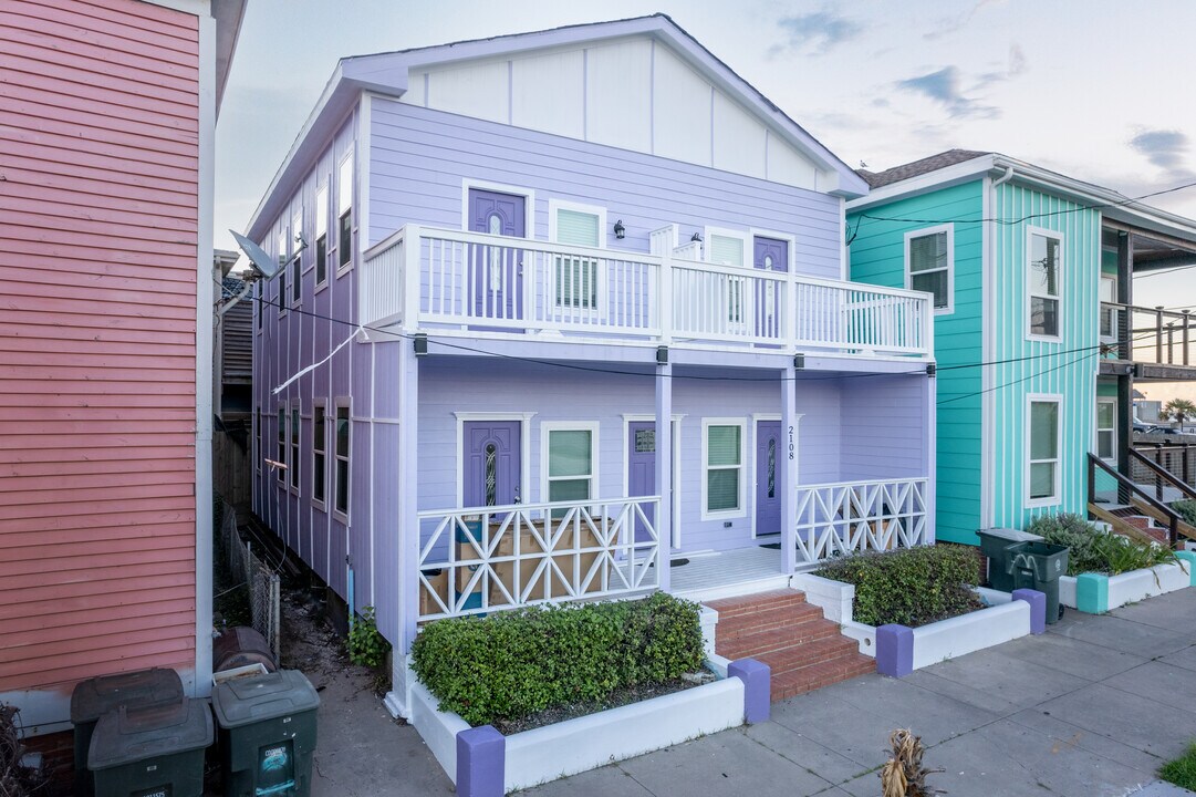 2108 25th St in Galveston, TX - Building Photo