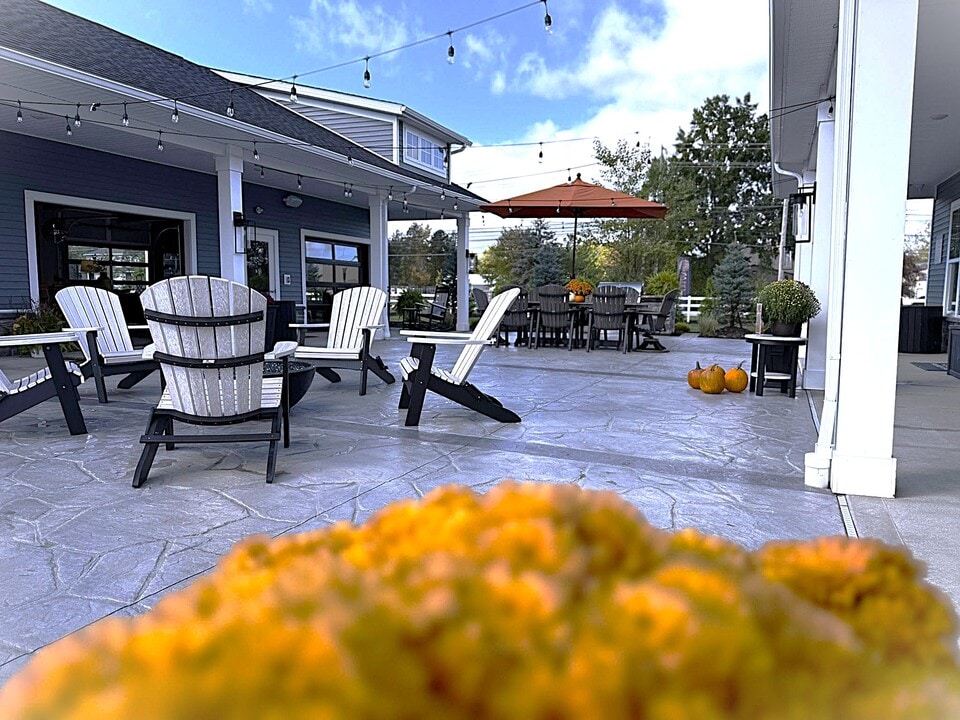 Village at Hinckley Oaks in Hinckley, OH - Foto de edificio
