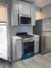70-33 72nd Pl in Queens, NY - Building Photo - Building Photo