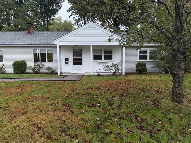 10 Spring Valley Rd in Natick, MA - Building Photo - Building Photo