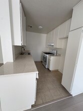 6925 Haskell Ave in Los Angeles, CA - Building Photo - Building Photo