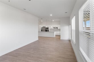 18531 Kyle Seale Pkwy in San Antonio, TX - Building Photo - Building Photo