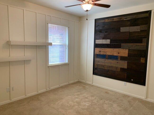 18827 Cove Pointe Dr