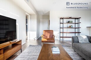 9025 W 3rd St in Los Angeles, CA - Building Photo