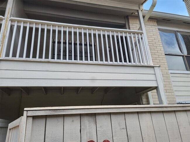 9590 Windswept Ln