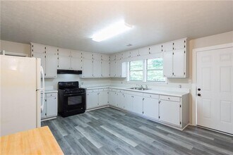 1312 Cooper Rd in Snellville, GA - Building Photo - Building Photo