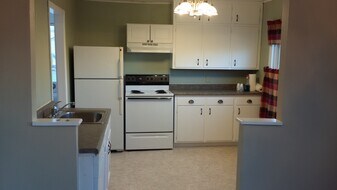 401 Monroe St, Unit 401.5 in Muscatine, IA - Building Photo