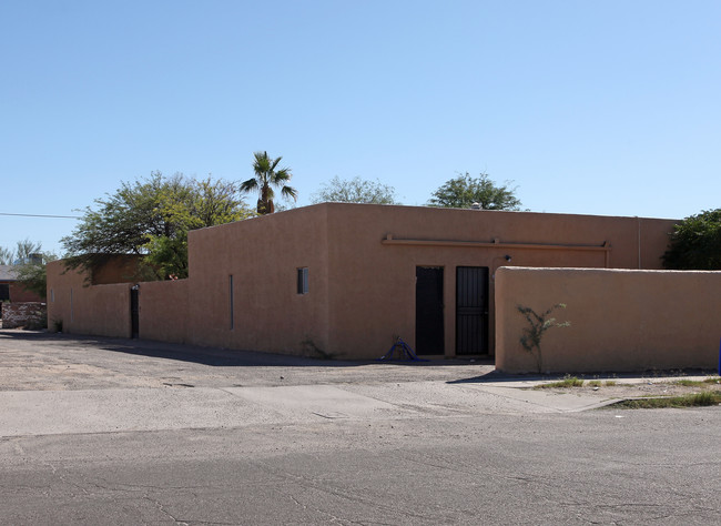 104-112 E Alturas in Tucson, AZ - Building Photo - Building Photo