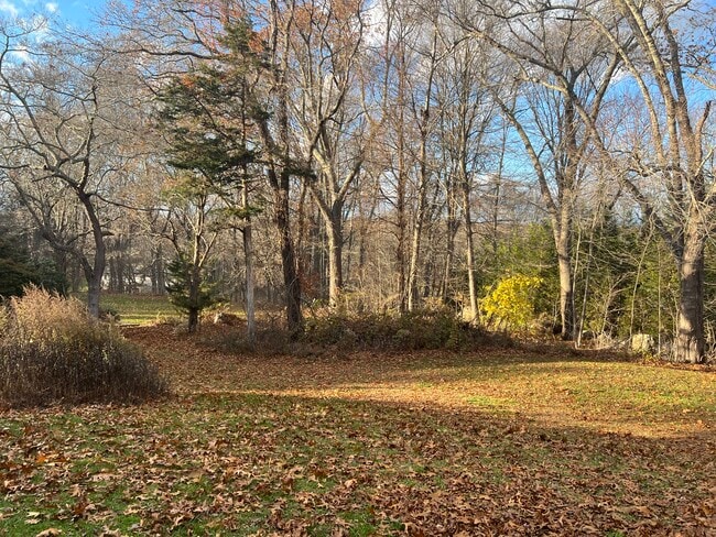 6 Churchill Ln, Unit In law Utilities Included in Westbrook, CT - Building Photo - Building Photo