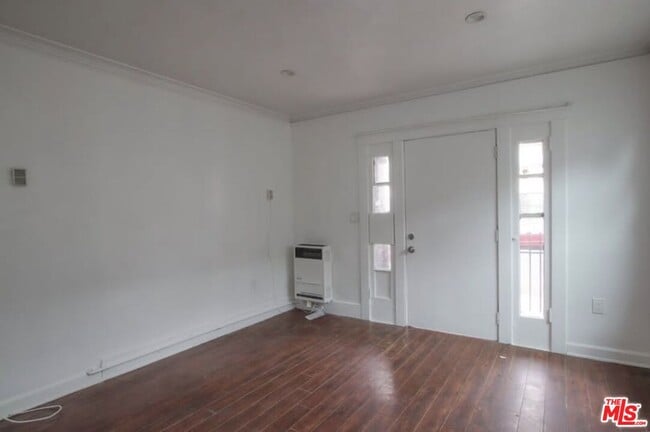 property at 1056 W 42nd Pl