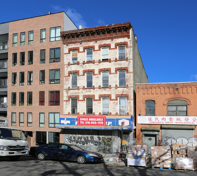 53 Montrose Ave in Brooklyn, NY - Building Photo - Building Photo