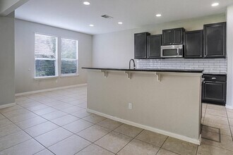9925 Wading Pool Path in Austin, TX - Building Photo - Building Photo