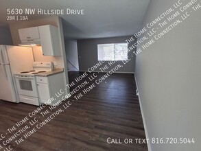 5630 NW Hillside Dr in Kansas City, MO - Foto de edificio - Building Photo