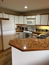 33 S Boulder Cir, Unit 307 in Boulder, CO - Foto de edificio - Building Photo