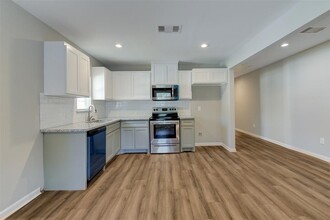2214 McKee St in Houston, TX - Building Photo - Building Photo
