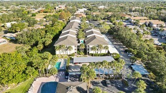 7294 Cloister Dr in Sarasota, FL - Building Photo