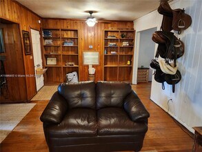 217 Iroquois St in Miami Springs, FL - Building Photo - Building Photo