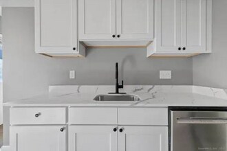 365 Mather St in Hamden, CT - Foto de edificio - Building Photo