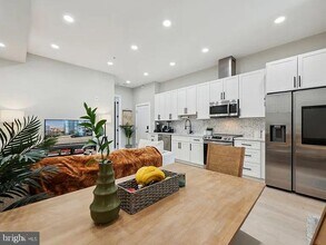 2213 M St NE-Unit -9 in Washington, DC - Building Photo - Building Photo