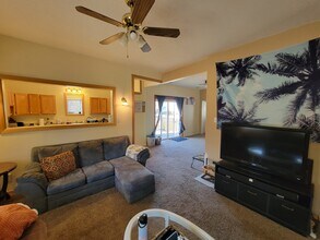 621 W 4th St in Cedar Falls, IA - Building Photo - Building Photo