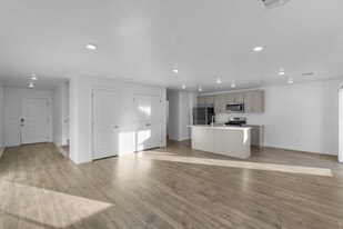 1998 N 350 W in Cedar City, UT - Building Photo