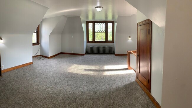 135 Ontario St, Unit 4 in Lockport, NY - Foto de edificio - Building Photo