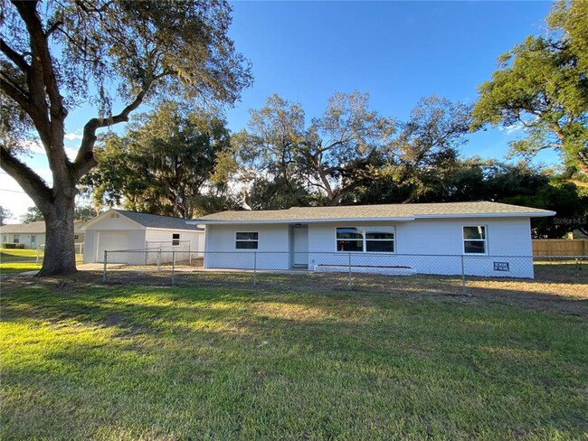38415 9th Ave in Zephyrhills, FL - Building Photo - Building Photo