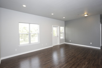 City Center Apartments in Longview, TX - Building Photo - Interior Photo