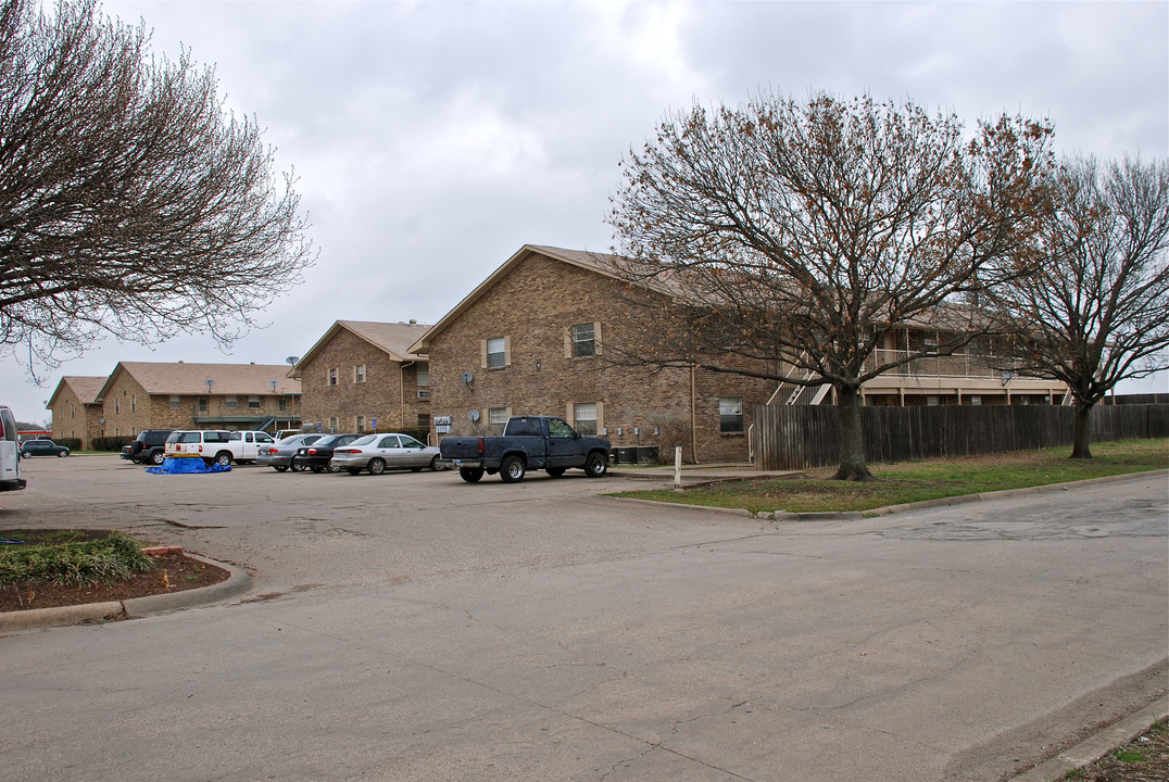 Wilmer Country Isle in Wilmer, TX - Foto de edificio